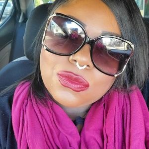 Meet your Posher, Cece